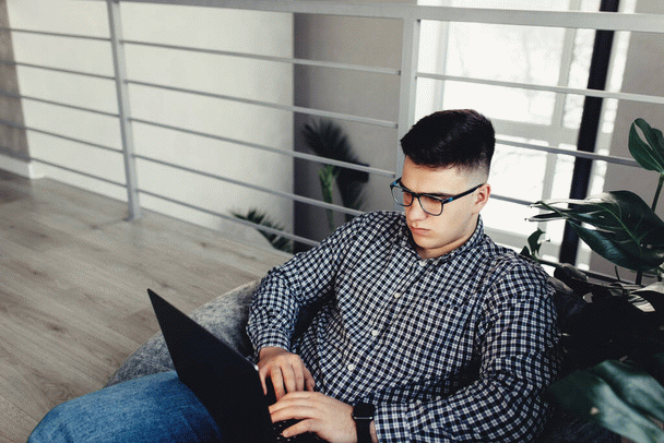 freelancer-فریلنسر